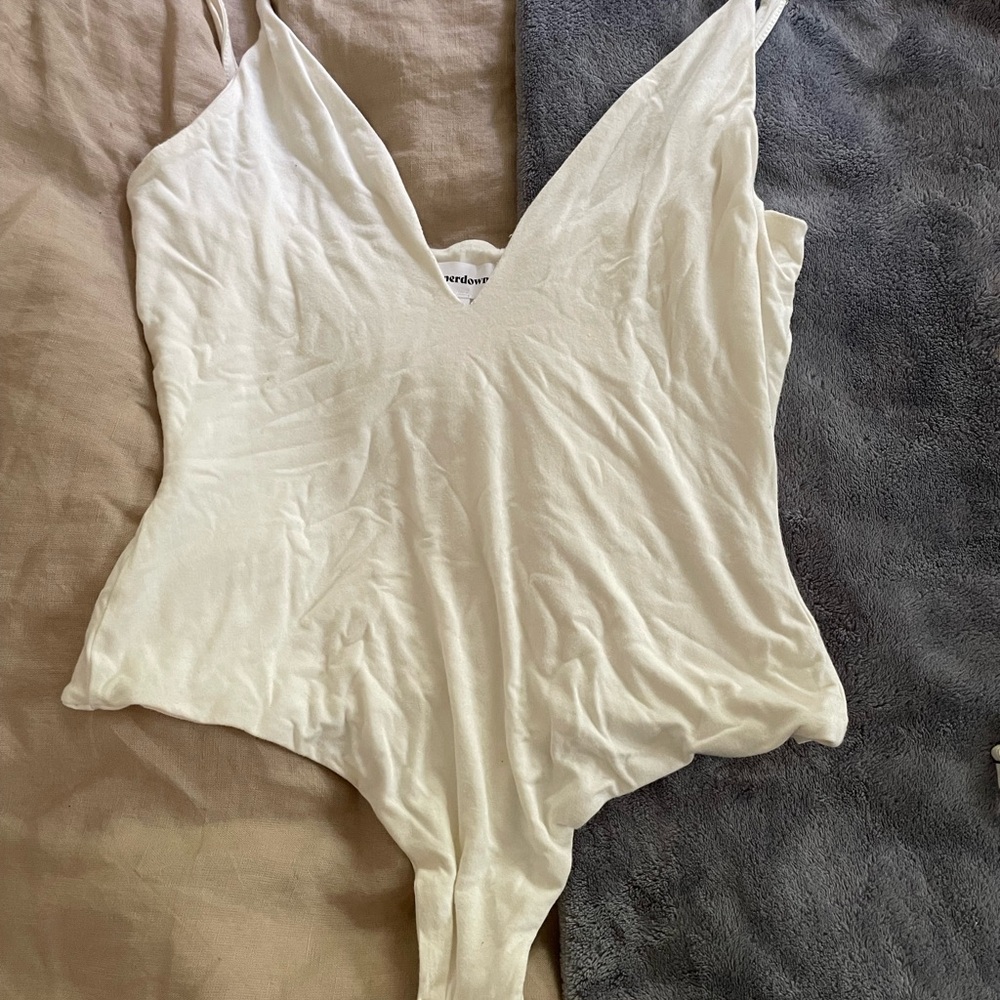 Superdown Cream V-Neck Bodysuit